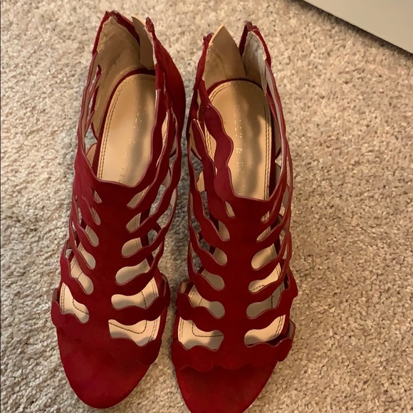 Kelly & Katie Burgundy Heels - Picture 4 of 4